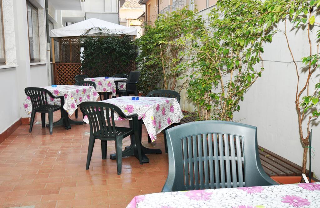 Hotel Derna Viareggio Dış mekan fotoğraf