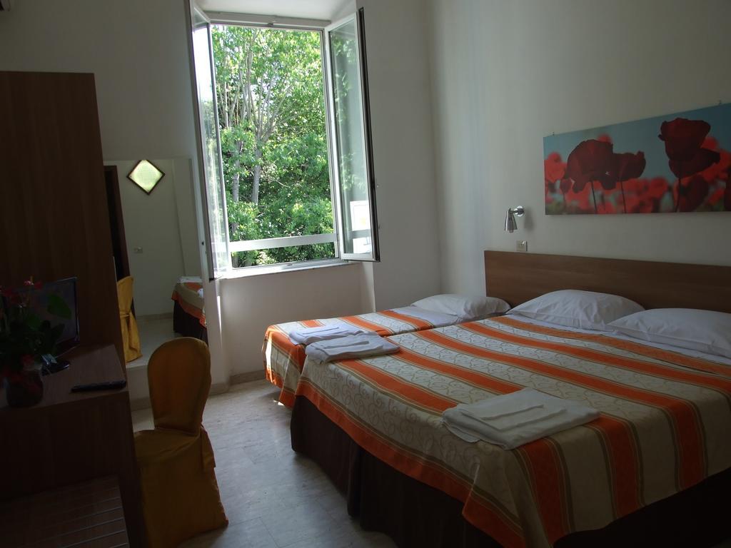 Hotel Derna Viareggio Oda fotoğraf