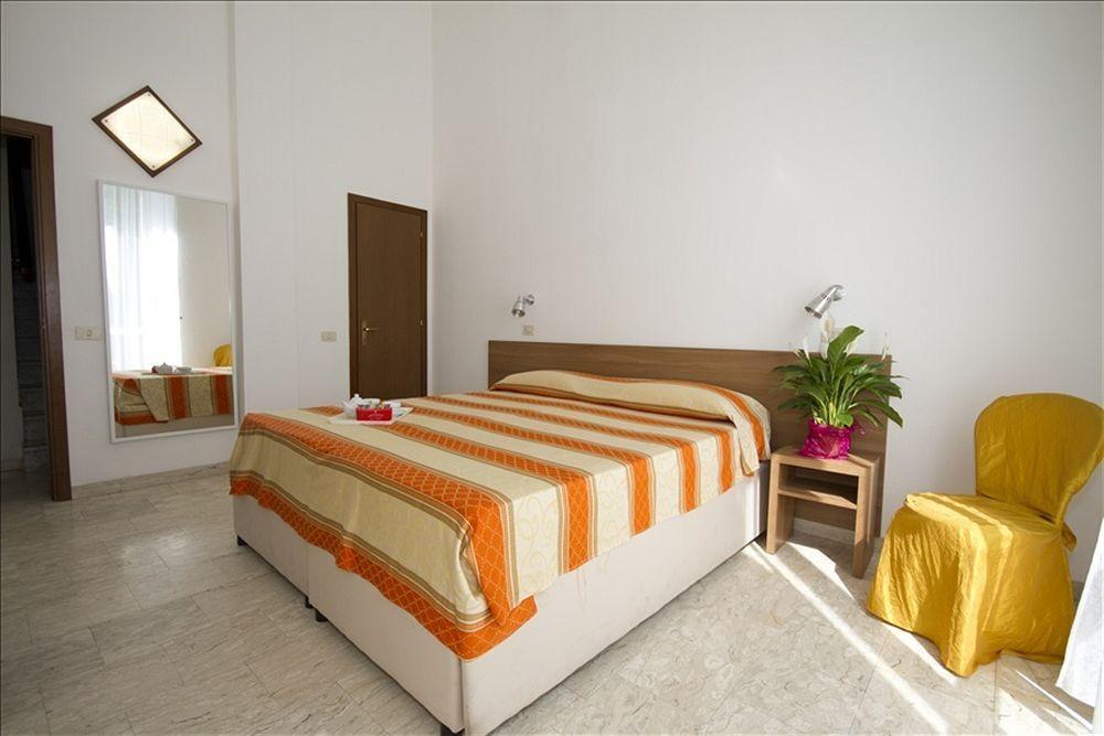 Hotel Derna Viareggio Dış mekan fotoğraf