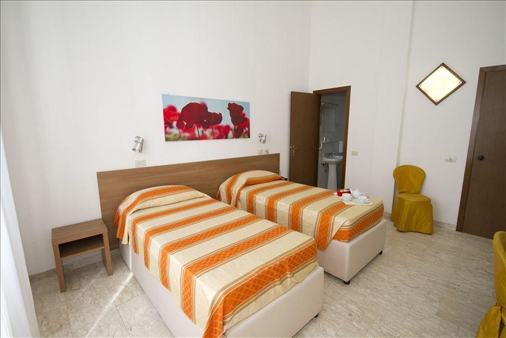 Hotel Derna Viareggio Dış mekan fotoğraf