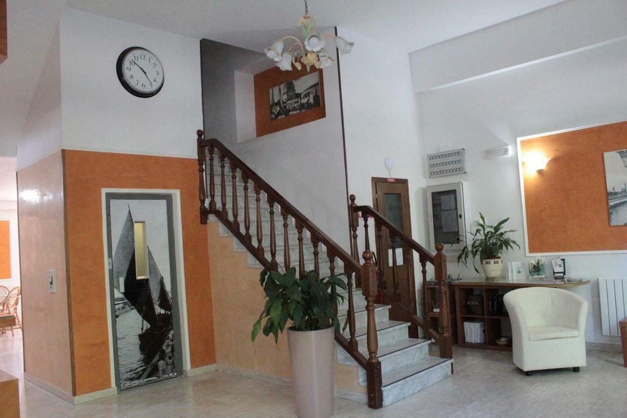 Hotel Derna Viareggio Dış mekan fotoğraf