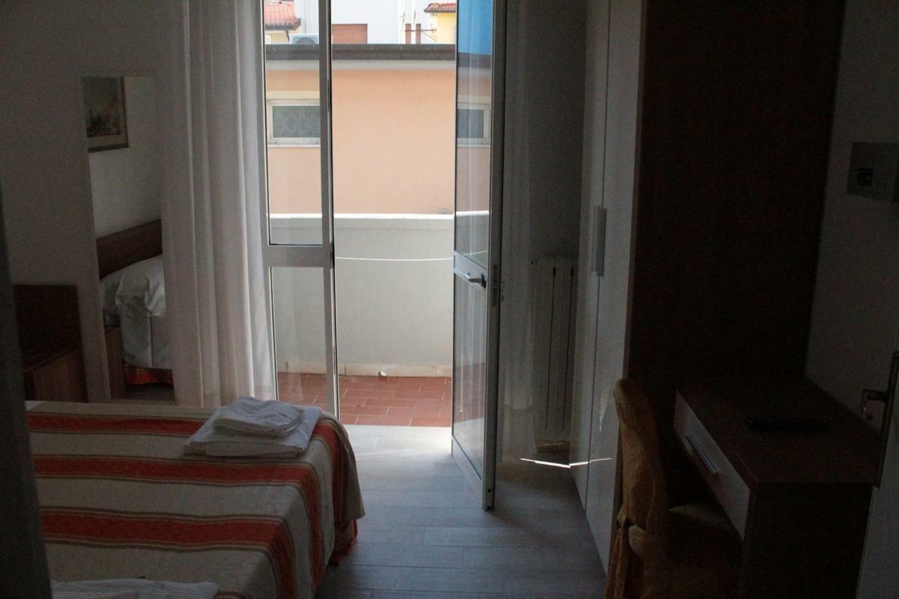 Hotel Derna Viareggio Dış mekan fotoğraf